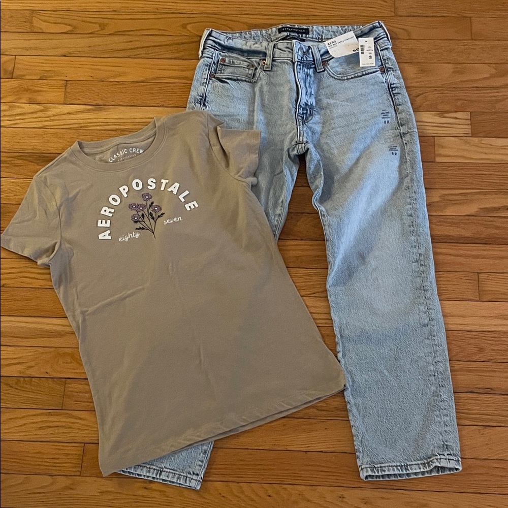 Aeropostale Juniors NWT Mid Rise Ankle Straight Size 8 Jeans & Med Classic Crew
